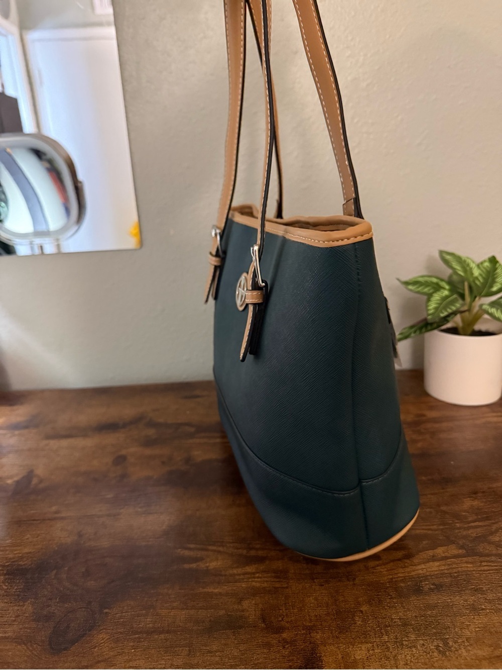 Giani Bernini Green & Tan Structured Tote Shoulder Bag - Picture 6 of 12